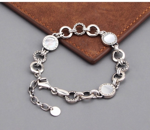 S925 Sterling Silver Roman Numeral Black and White Pearl Bracelet for Women, Elegant and Versatile Design Jewelry S925 Sterling Silver Roman Numeral Black and White Pearl Bracelet for Women, Elegant and Versatile Design Jewelry