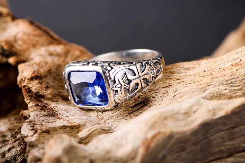 Simple Men's S925 Sterling Silver Thai Silver Retro Crusade flower personality fashion men's index finger cut blue crystal ring