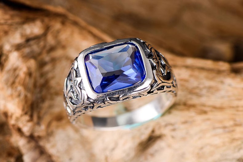 Simple Men's S925 Sterling Silver Thai Silver Retro Crusade flower personality fashion men's index finger cut blue crystal ring