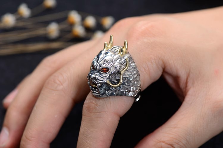 s925 sterling silver retro Thai silver men's fashion domineering open faucet zodiac dragon fashion ring set with garnet